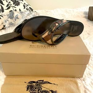 BURBERRY Nova Check Thong Sandals size 7, 37.5